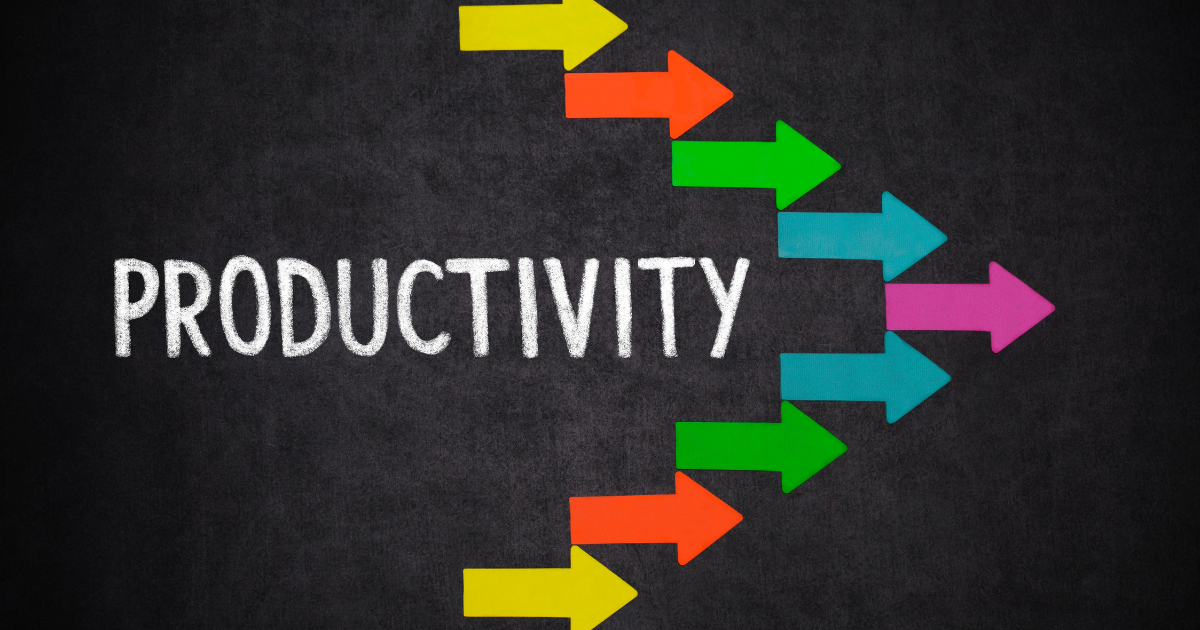 Mot productivity avec des flèches colorées symbolisant la productivité d’une maman aidante dans son business en ligne